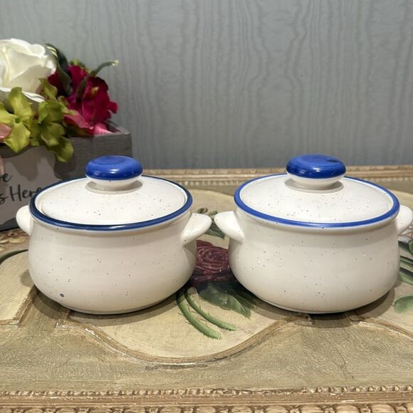 Vintage Set of Two Floral Motif Speckled Stoneware Soup Bowls with Lids Japan - Picture 3 of 16